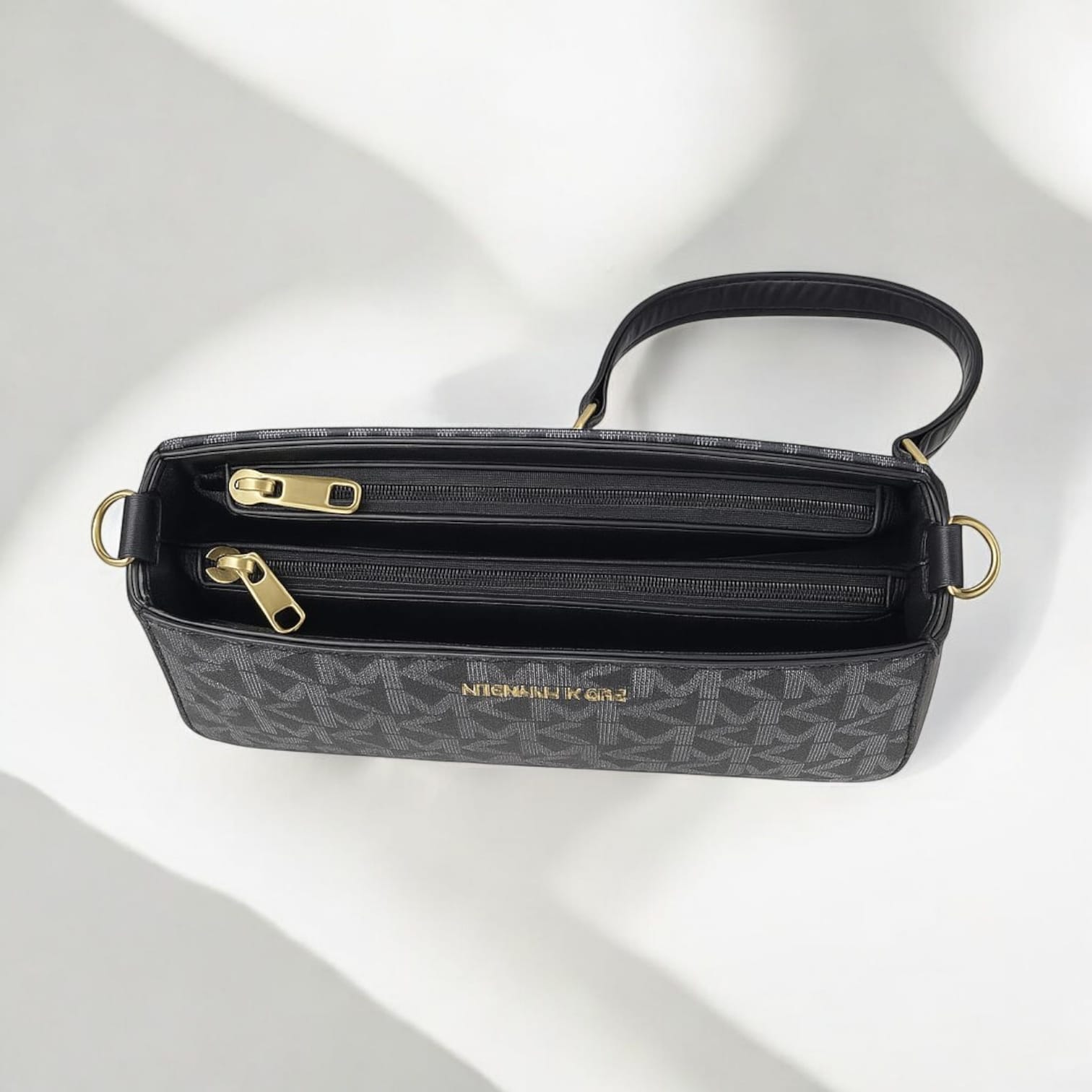 MK Signature Jet Set Shoulder Bag