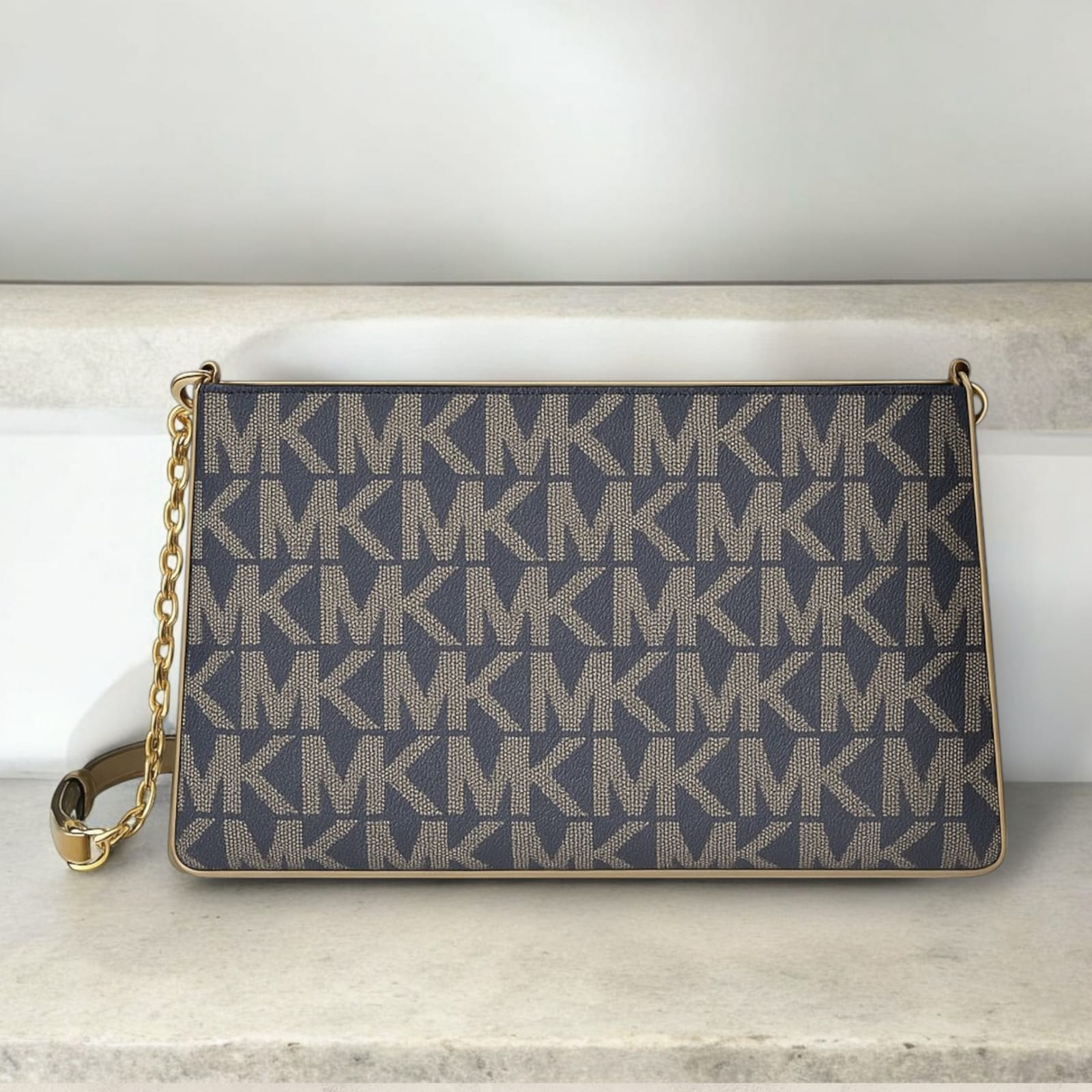 MK Signature Jet Set Shoulder Bag