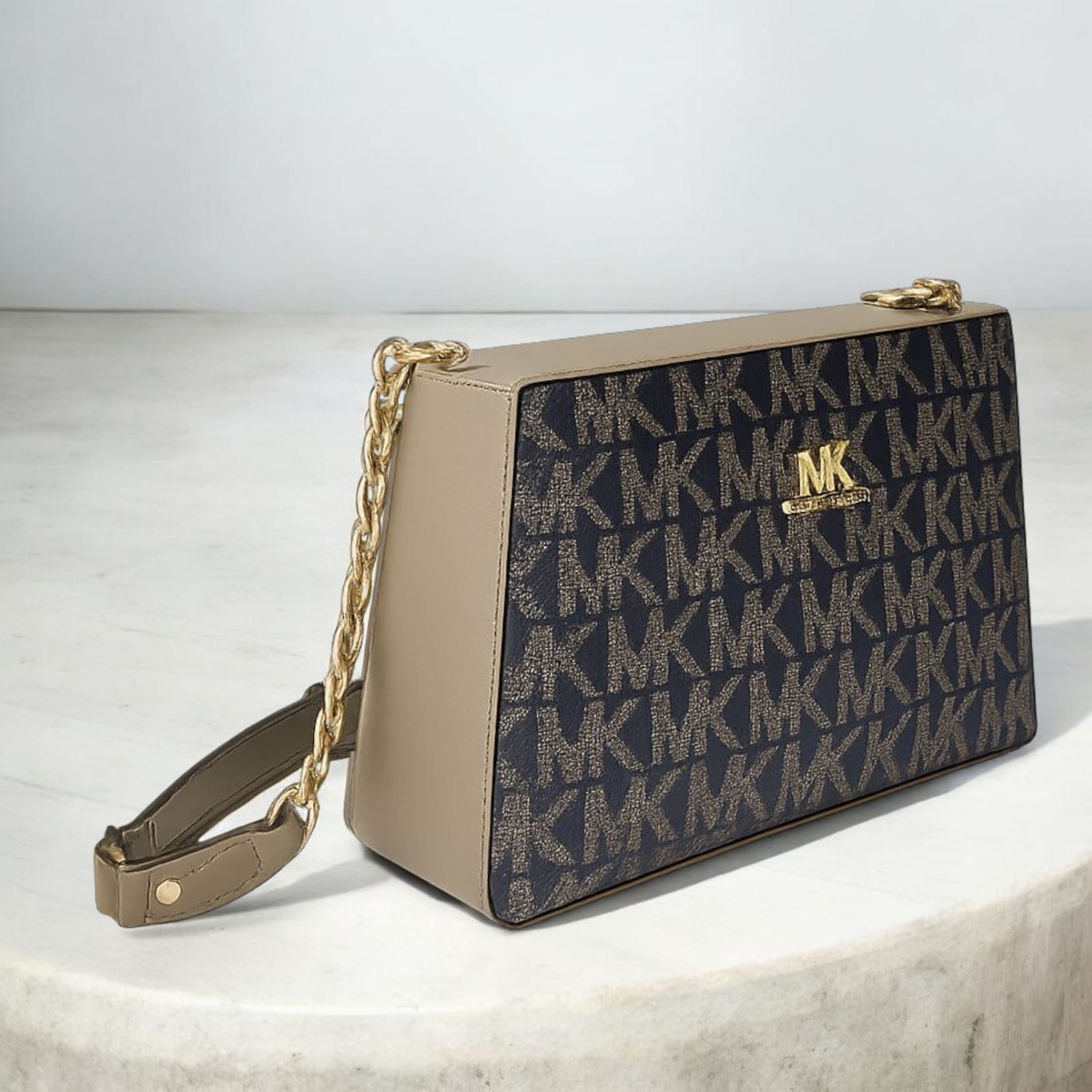 MK Signature Jet Set Shoulder Bag