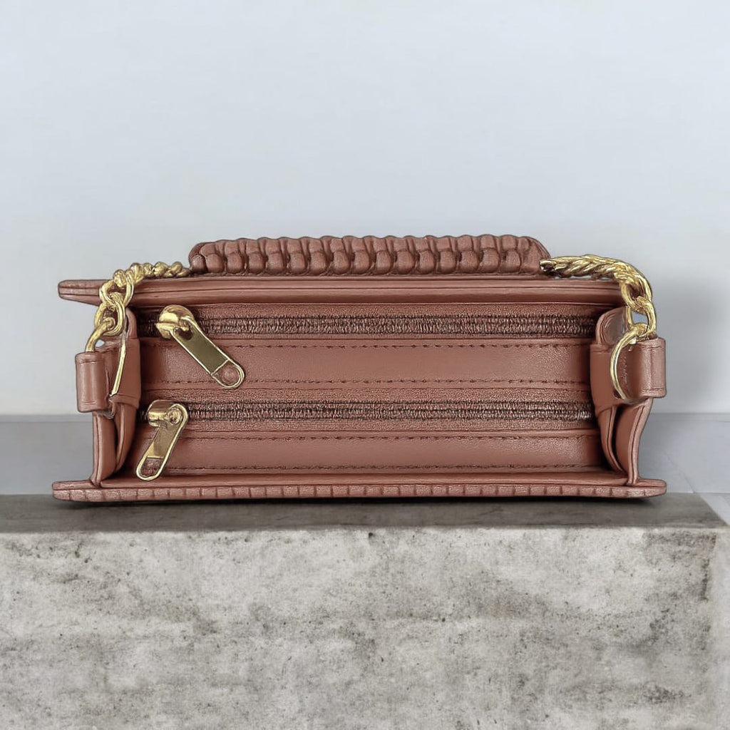 "Valentino Garavani Locò Shoulder Bag in Black with Gold-Tone Chain and Logo"